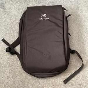 Almost new Arc’teryx Blade 28L backpack